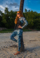 Load image into Gallery viewer, SpaceFish ArmyEco-Friendly Electric Blue Octofloral Contour Leggings