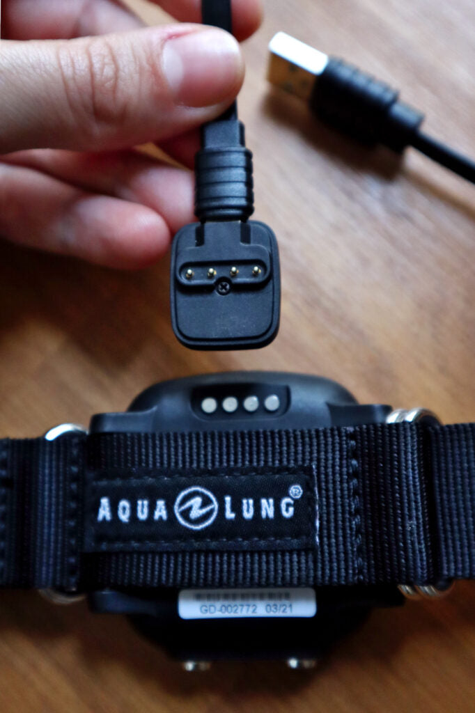 Aqua Lung i330r Charging Cable